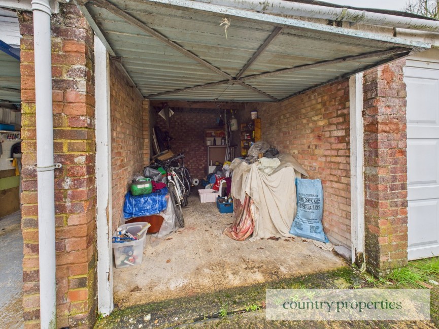 2 bedroom Flat for Sale Codicote, Hitchin, Hertfordshire