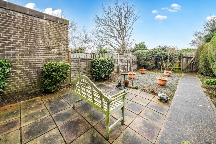 2 bedroom House for Sale St Peters Close, Flitwick, Bedfordshire