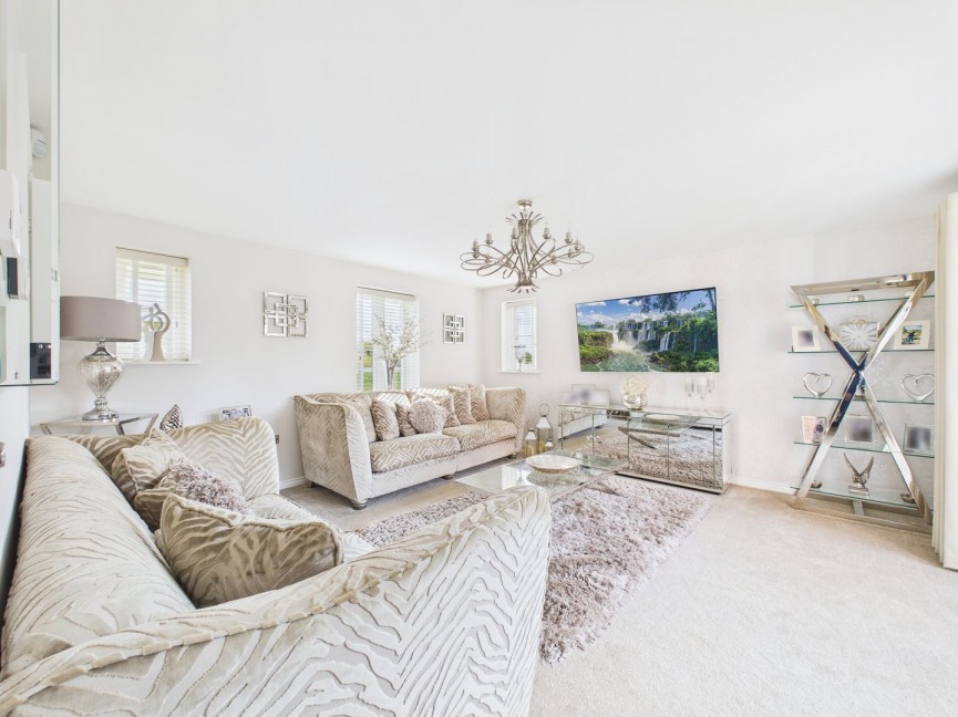 4 bedroom House for Sale Holbrook Grove, Biggleswade, Bedfordshire