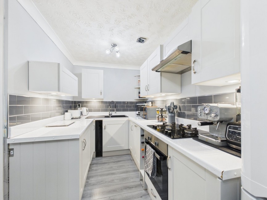 2 bedroom Flat for Sale Shaftesbury Way, Royston, Hertfordshire