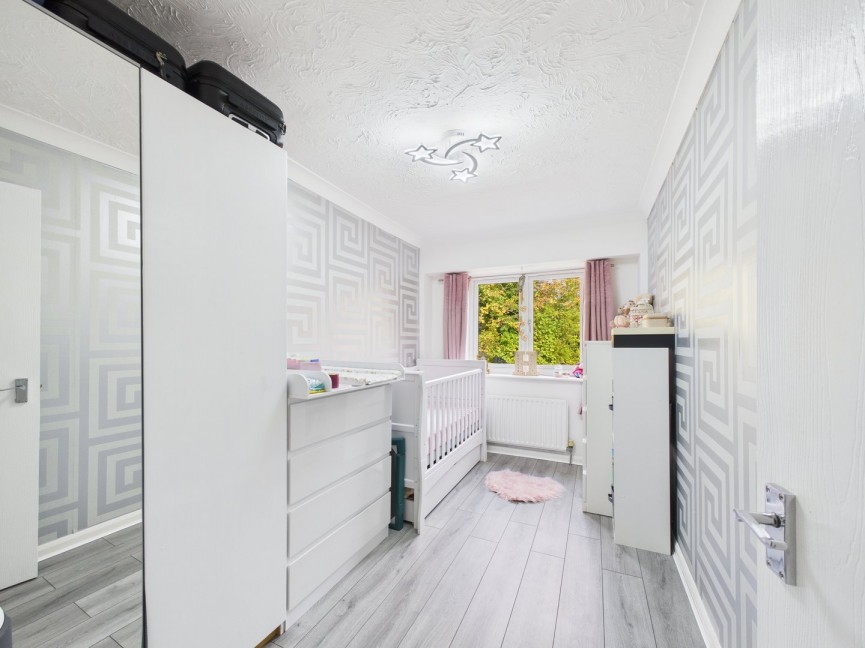 2 bedroom Flat for Sale Shaftesbury Way, Royston, Hertfordshire
