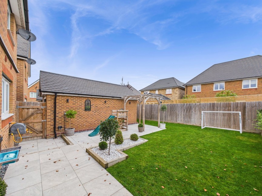 4 bedroom House for Sale Hampshire Road, Royston, Hertfordshire