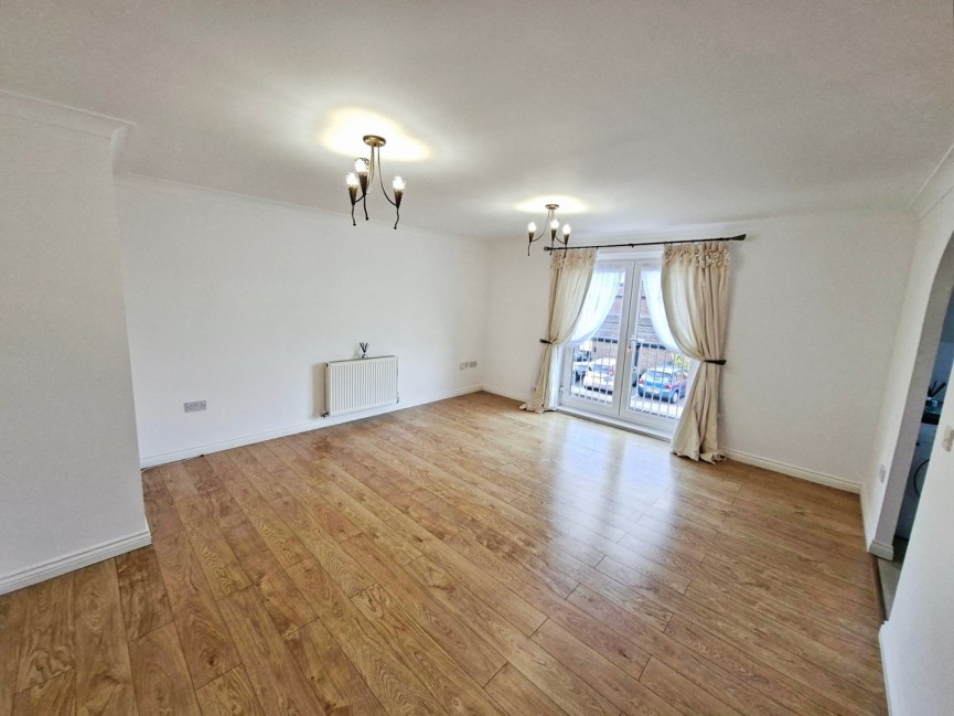 2 bedroom Flat for Sale St Lukes Court, Hatfield, Hertfordshire