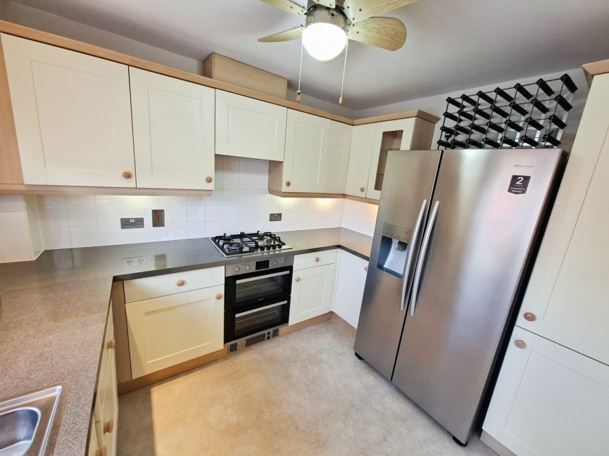 2 bedroom Flat for Sale St Lukes Court, Hatfield, Hertfordshire
