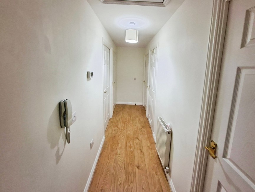 2 bedroom Flat for Sale St Lukes Court, Hatfield, Hertfordshire