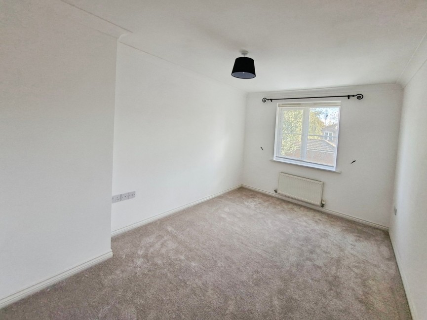 2 bedroom Flat for Sale St Lukes Court, Hatfield, Hertfordshire