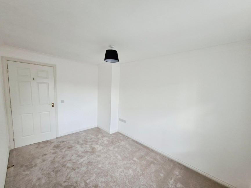 2 bedroom Flat for Sale St Lukes Court, Hatfield, Hertfordshire