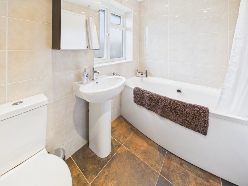 3 bedroom House for Sale Oak Crescent, Biggleswade, Bedfordshire