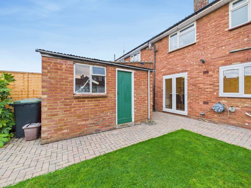 3 bedroom House for Sale Oak Crescent, Biggleswade, Bedfordshire