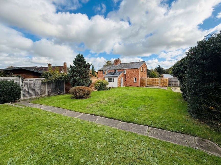 2 bedroom House for Letting Church Road, Flitwick, Bedfordshire