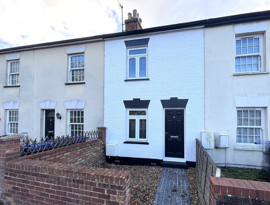 2 bedroom House for Sale Willian Road, Hitchin, Hertfordshire