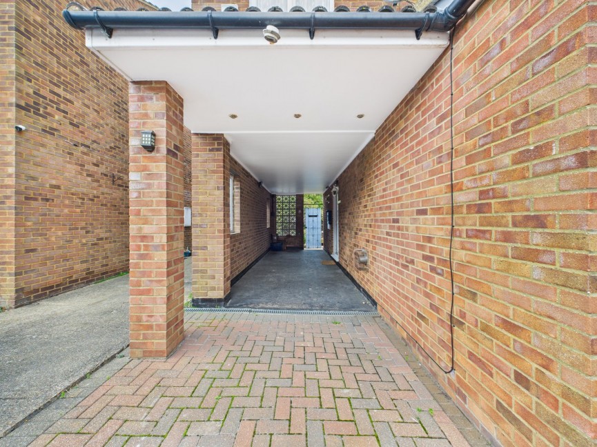 4 bedroom House for Sale Laxton Gardens, Baldock, Hertfordshire