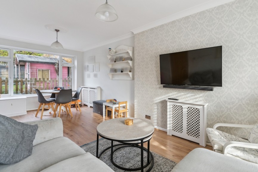 3 bedroom House for Sale Gainsford Crescent, Hitchin, Hertfordshire