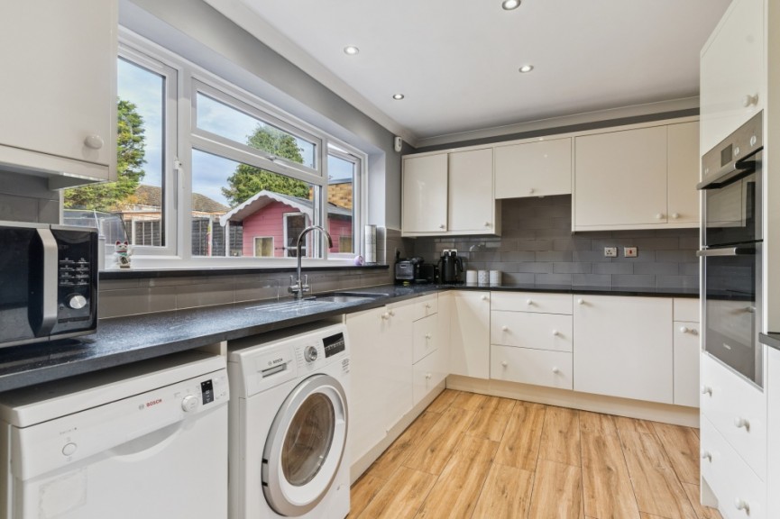3 bedroom House for Sale Gainsford Crescent, Hitchin, Hertfordshire