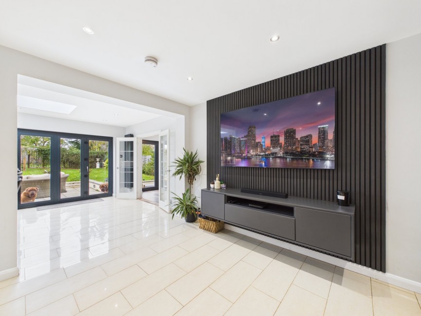 4 bedroom House for Sale Moggerhanger, Bedford