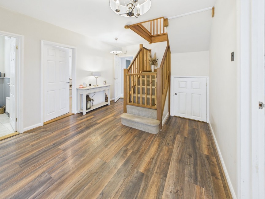 4 bedroom House for Sale Moggerhanger, Bedford