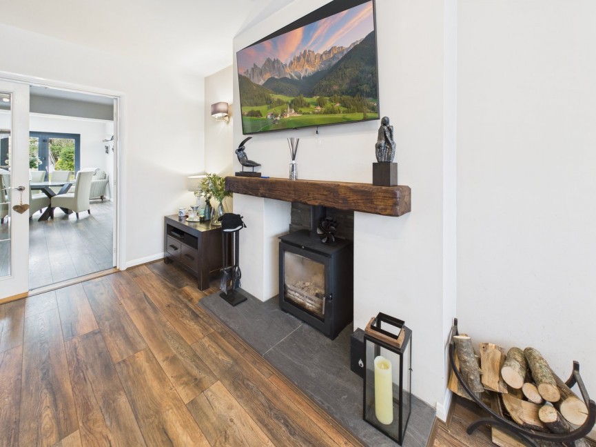 4 bedroom House for Sale Moggerhanger, Bedford