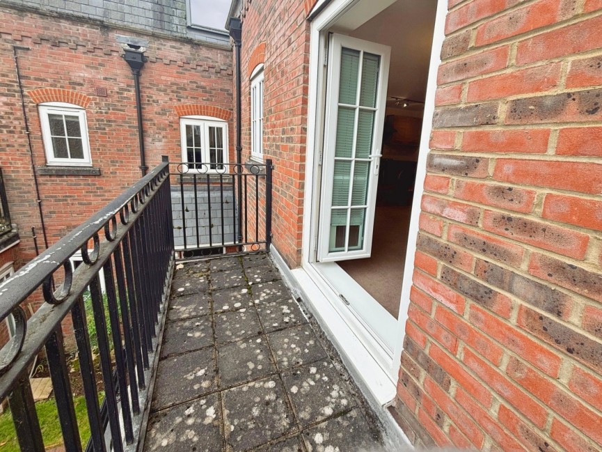 2 bedroom Flat for Letting Great North Road, Hatfield, Hertfordshire