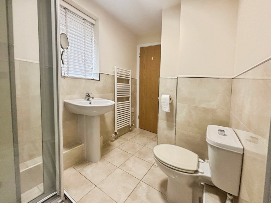 2 bedroom Flat for Letting Great North Road, Hatfield, Hertfordshire