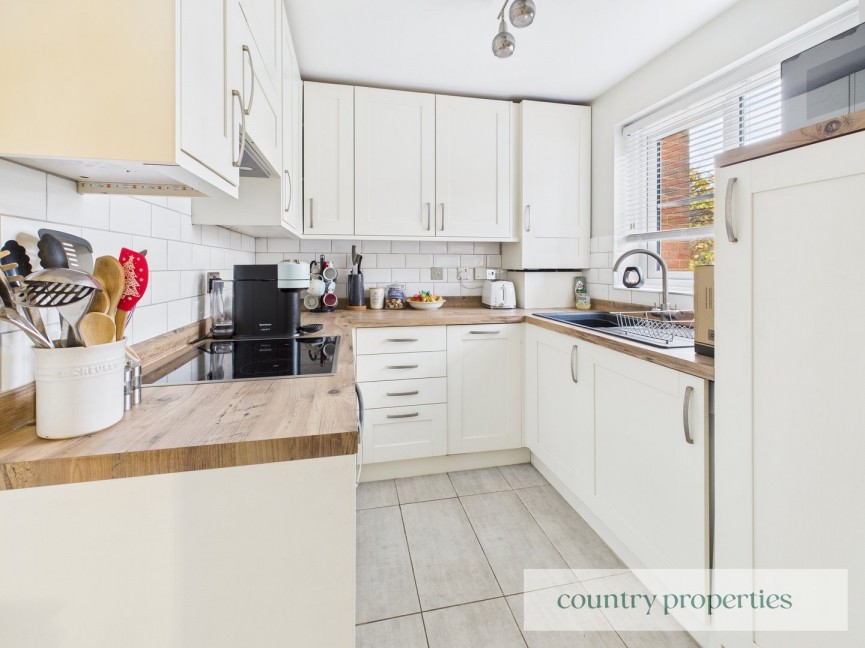 2 bedroom House for Sale Lincoln Close, Welwyn Garden City, Hertfordshire