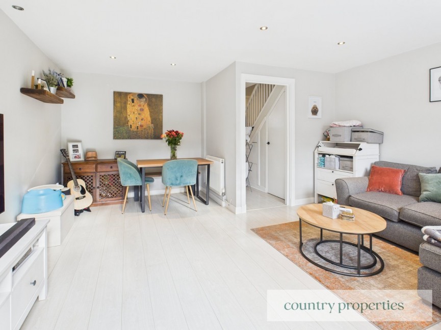 2 bedroom House for Sale Lincoln Close, Welwyn Garden City, Hertfordshire