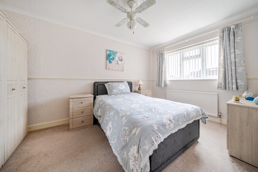 3 bedroom House for Sale The Mixies, Stotfold, Bedfordshire