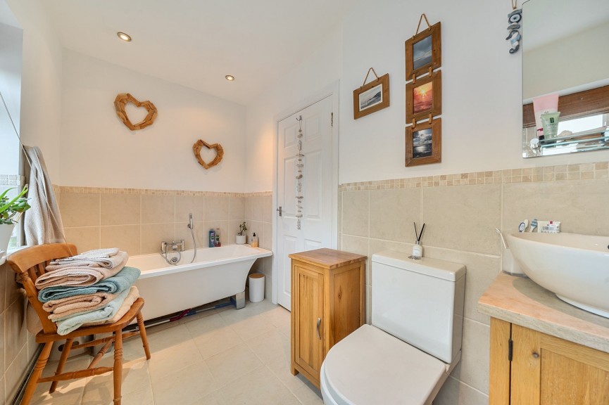 3 bedroom House for Sale Chicksands, Shefford, Bedfordshire