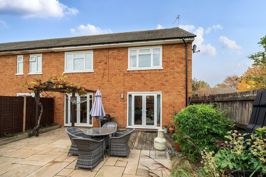 3 bedroom House for Sale Chicksands, Shefford, Bedfordshire