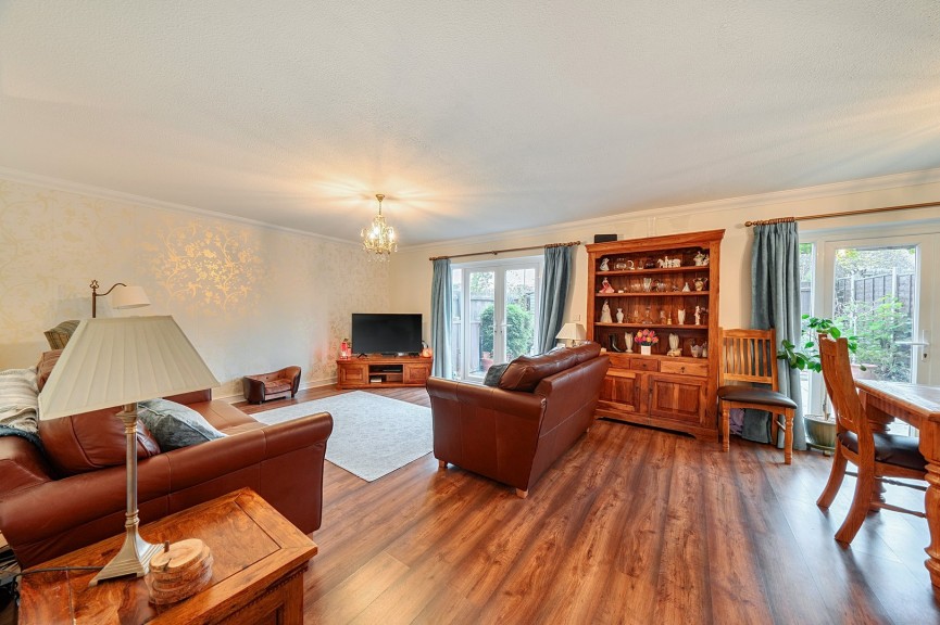 3 bedroom House for Sale Chicksands, Shefford, Bedfordshire