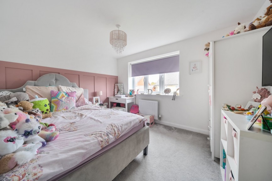 3 bedroom House for Sale Newton Grove, Shefford, Bedfordshire