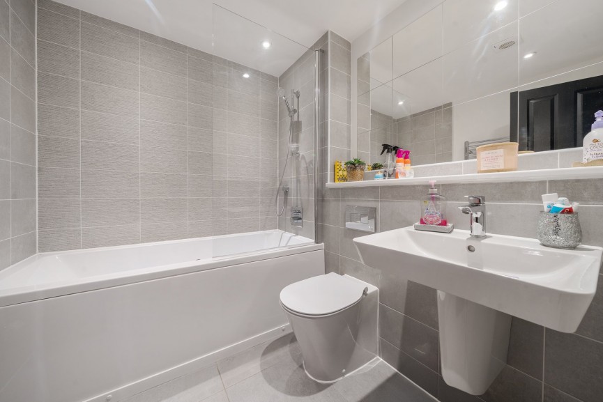 3 bedroom House for Sale Newton Grove, Shefford, Bedfordshire