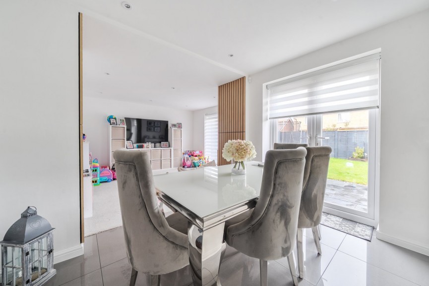 3 bedroom House for Sale Newton Grove, Shefford, Bedfordshire