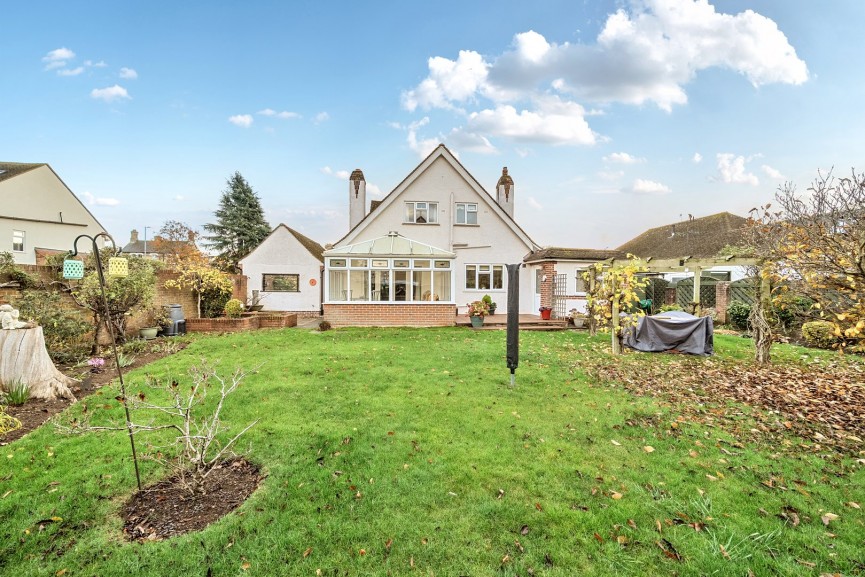 3 bedroom House for Sale Ampthill Road, Shefford, Bedfordshire