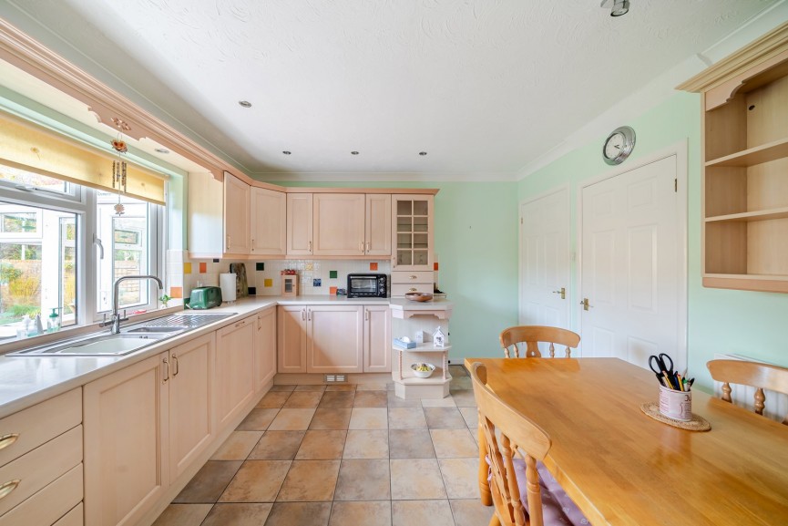 3 bedroom House for Sale Ampthill Road, Shefford, Bedfordshire
