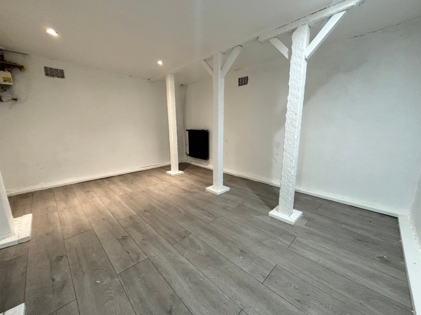 2 bedroom House for Letting Church Street, Biggleswade, Bedfordshire