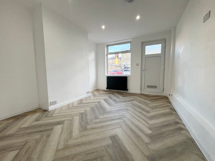 2 bedroom House for Letting Church Street, Biggleswade, Bedfordshire