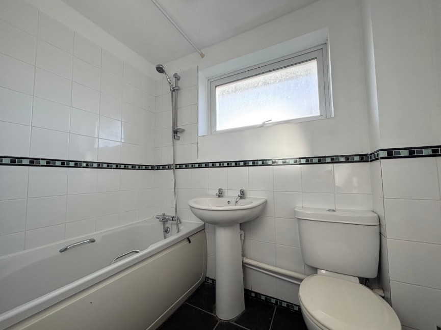 3 bedroom House for Letting Wordsworth Close, Royston, Hertfordshire