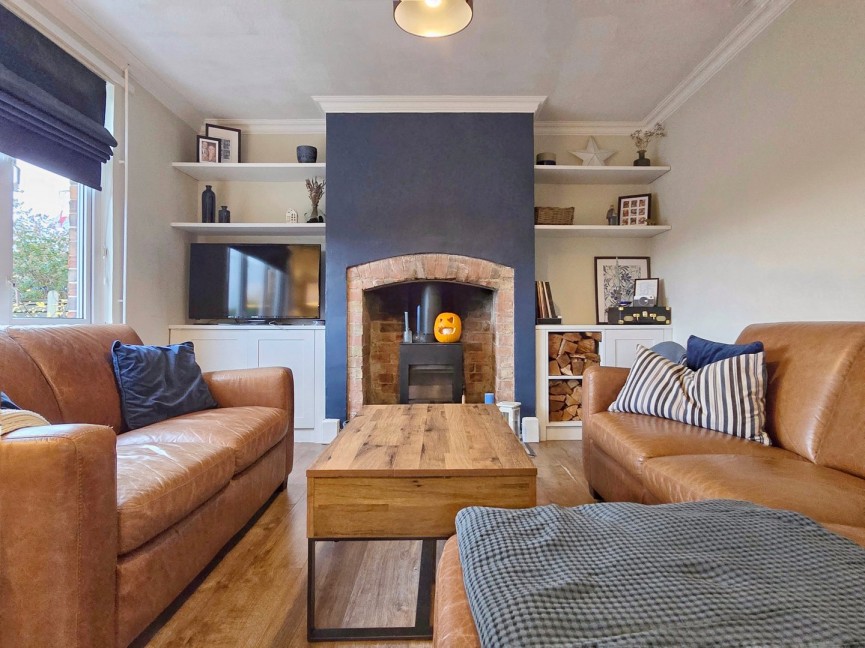 2 bedroom House for Sale High Street, Houghton Conquest, Bedfordshire