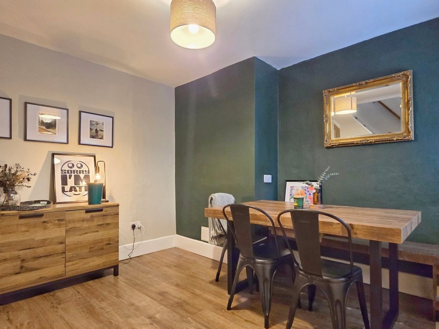 2 bedroom House for Sale High Street, Houghton Conquest, Bedfordshire