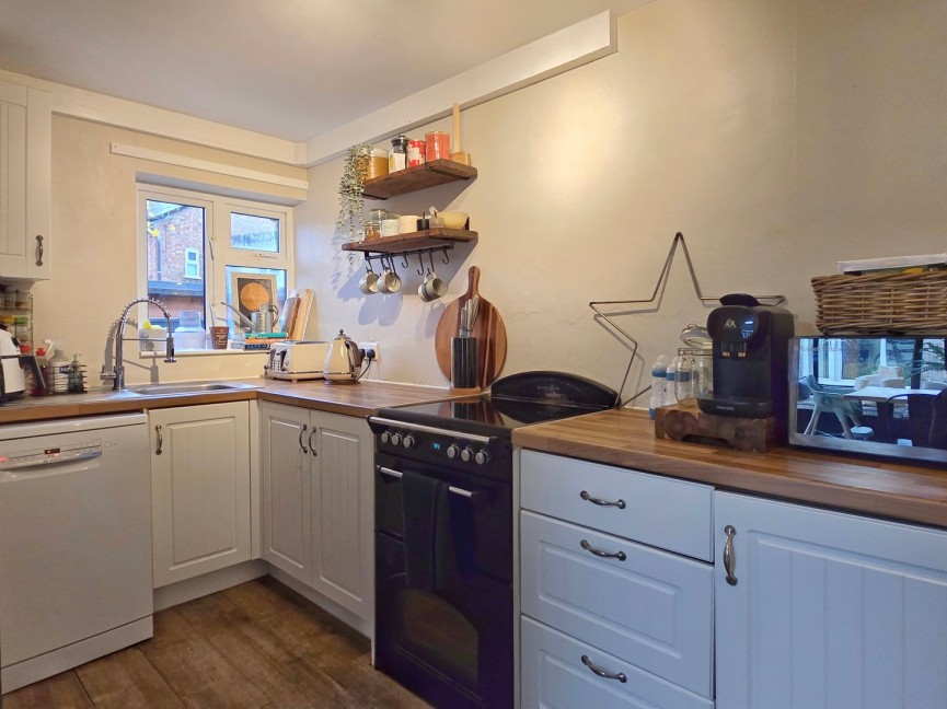 2 bedroom House for Sale High Street, Houghton Conquest, Bedfordshire