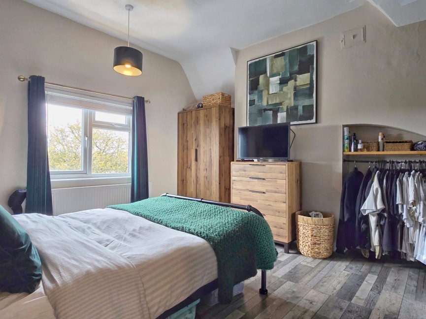 2 bedroom House for Sale High Street, Houghton Conquest, Bedfordshire