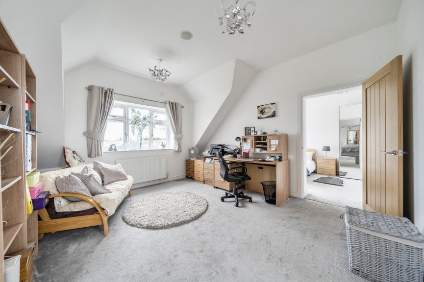 3 bedroom House for Sale Upper Caldecote, Biggleswade, Bedfordshire