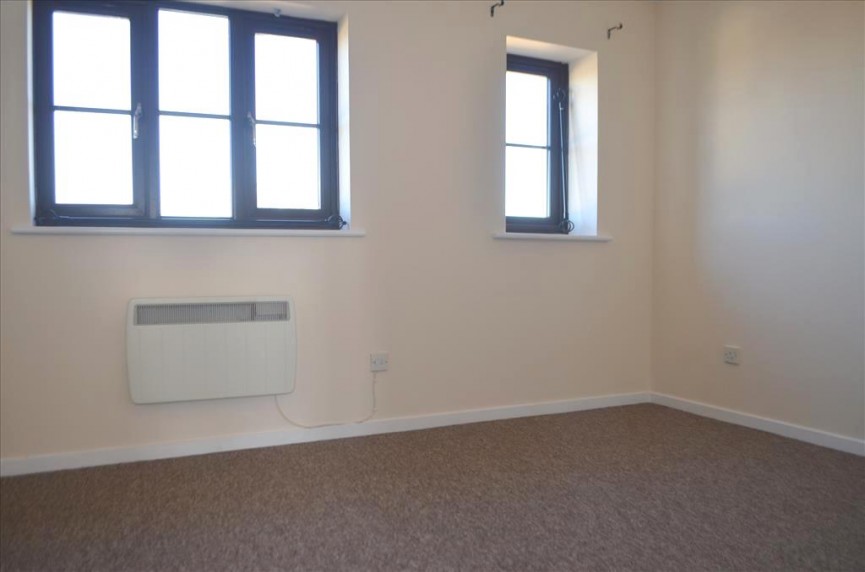 2 bedroom Flat for Sale Shortmead Street, Biggleswade, Bedfordshire