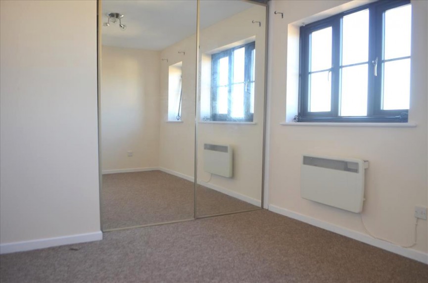 2 bedroom Flat for Sale Shortmead Street, Biggleswade, Bedfordshire