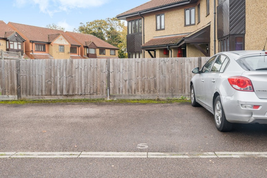 2 bedroom Flat for Sale Wycklond Close, Stotfold, Bedfordshire