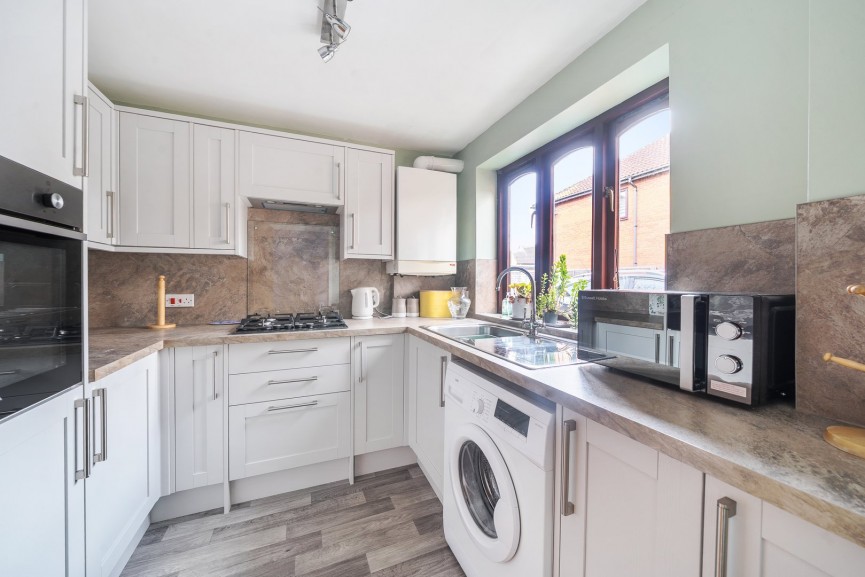 2 bedroom Flat for Sale Wycklond Close, Stotfold, Bedfordshire