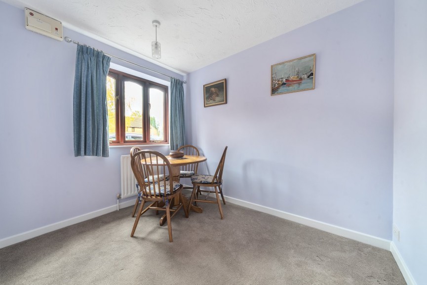 2 bedroom Flat for Sale Wycklond Close, Stotfold, Bedfordshire