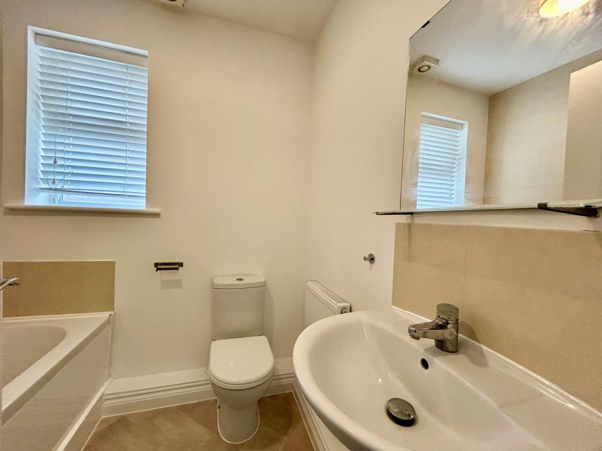 2 bedroom House for Letting Ampthill Road, Flitwick