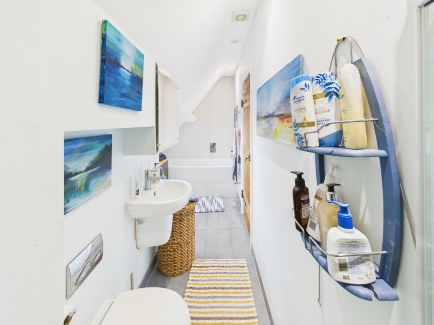 2 bedroom House for Sale Meeting House Lane, Baldock, Hertfordshire