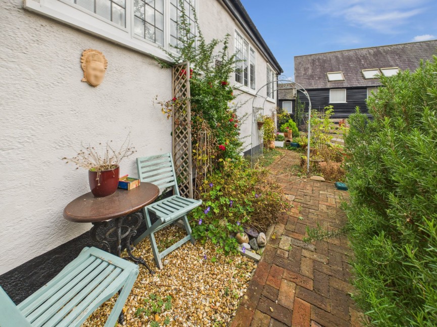 2 bedroom House for Sale Meeting House Lane, Baldock, Hertfordshire